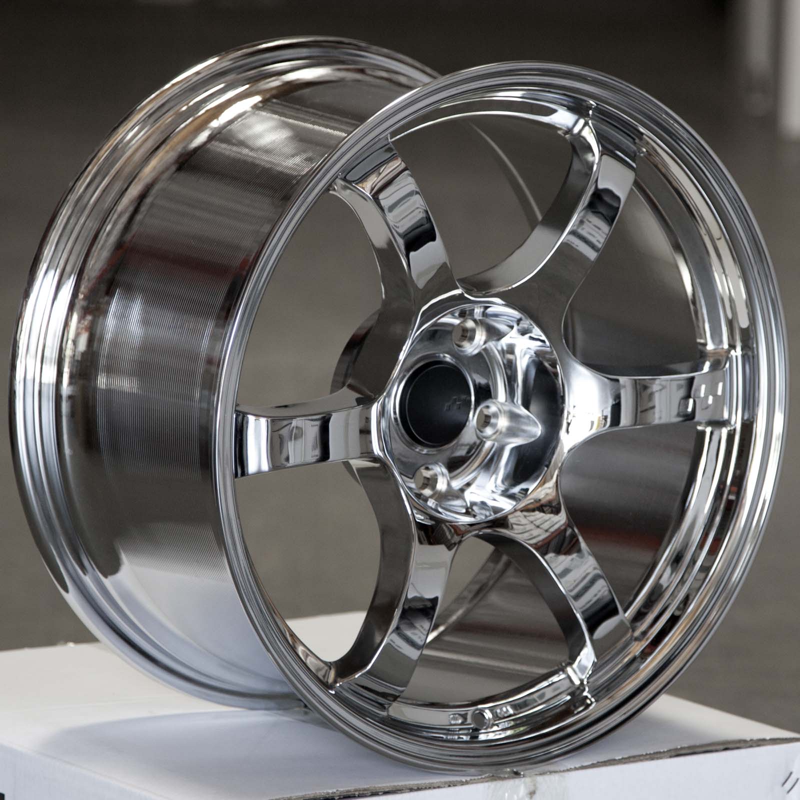 Circuit CSF1 18×9.5 Chrome 5×114.3 [+12mm] - Circuit Performance
