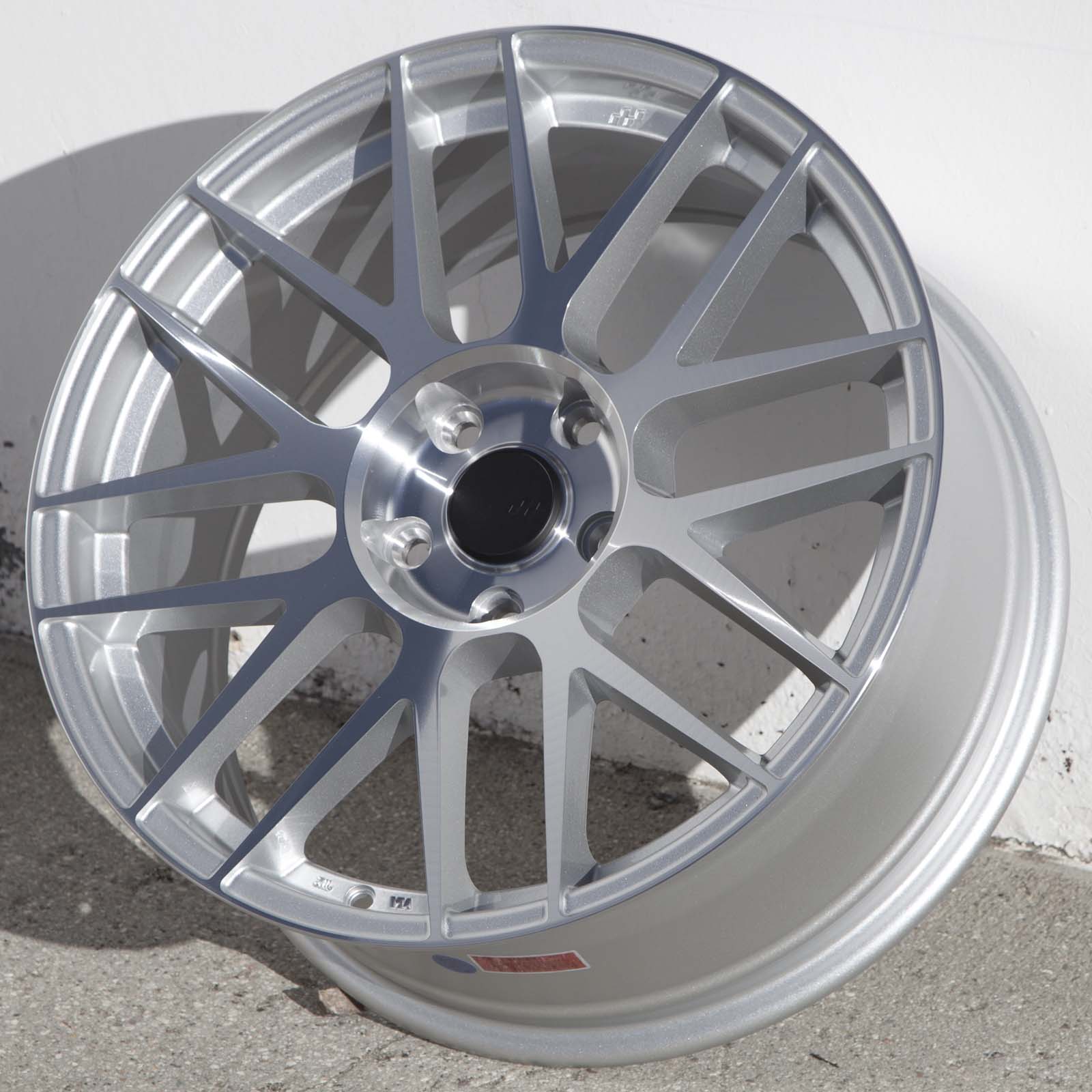 CSF11 18×8 Gloss Silver / Machined Face 5×114.3 [+40mm] - Circuit